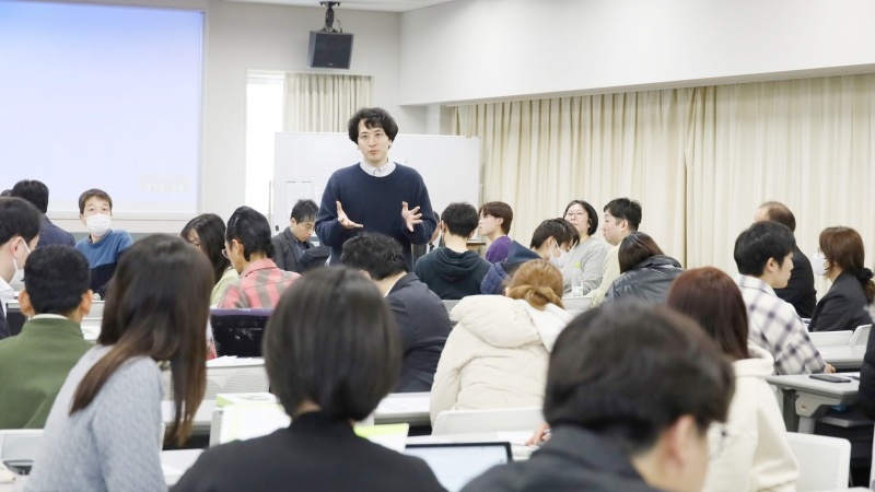 大学生の“考える力”を育てる第一歩〜流通科学大学の初年次教育改革における”問い”の価値〜