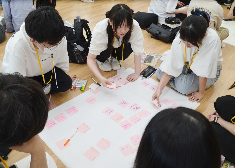 【すべての学校に、探究のとびらを届ける vol.1】生徒の自主性を最大化する「余白の設計」、通信制高校ならではのハイブリッド型探究学習の実践例：ワオ高等学校